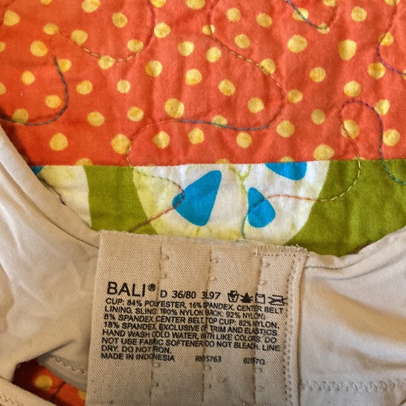 NWOT Bali bra - Picture 2 of 4
